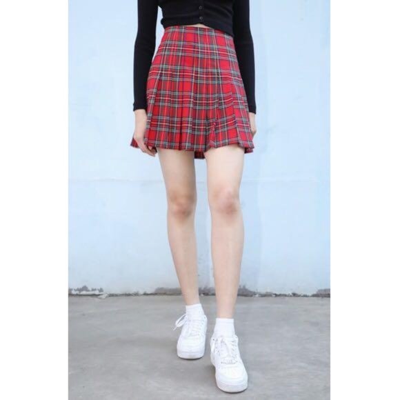 🏷️NWT Brandy Melville Dana High Waist Skirt In Red Plaid - One Size (SOLD OUT) - Picture 4 of 15